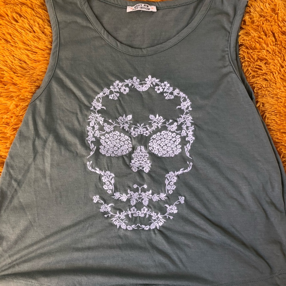 Cropped Lace Skull Tank